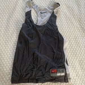 Unisex reversible lacrosse pinnie